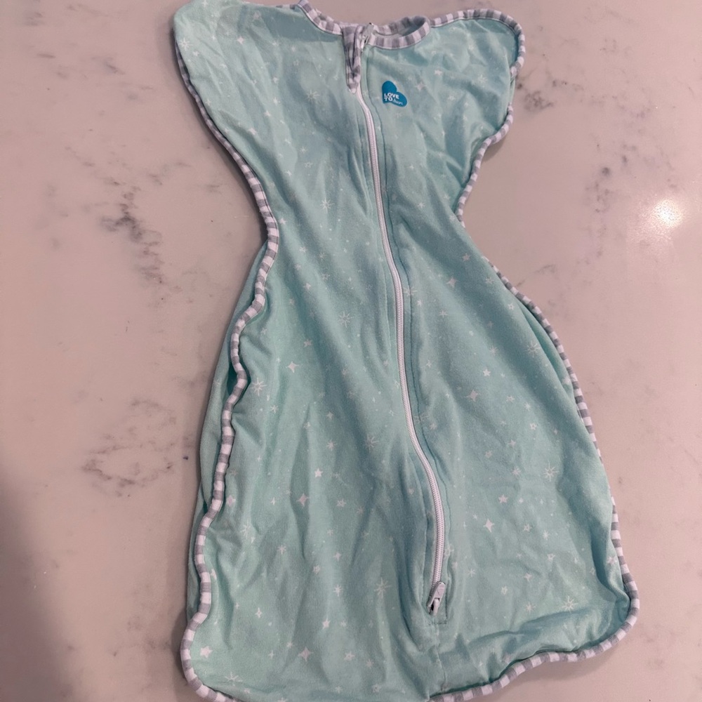 Love to Dream swaddle- swaddle up lite